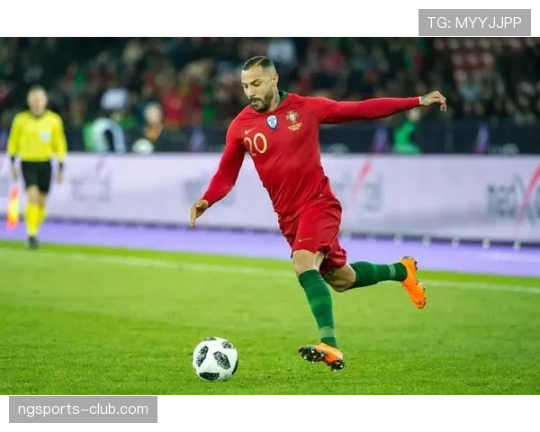 夸雷斯马与贝拉西诺边锋控球偏好与传切体系差异解析